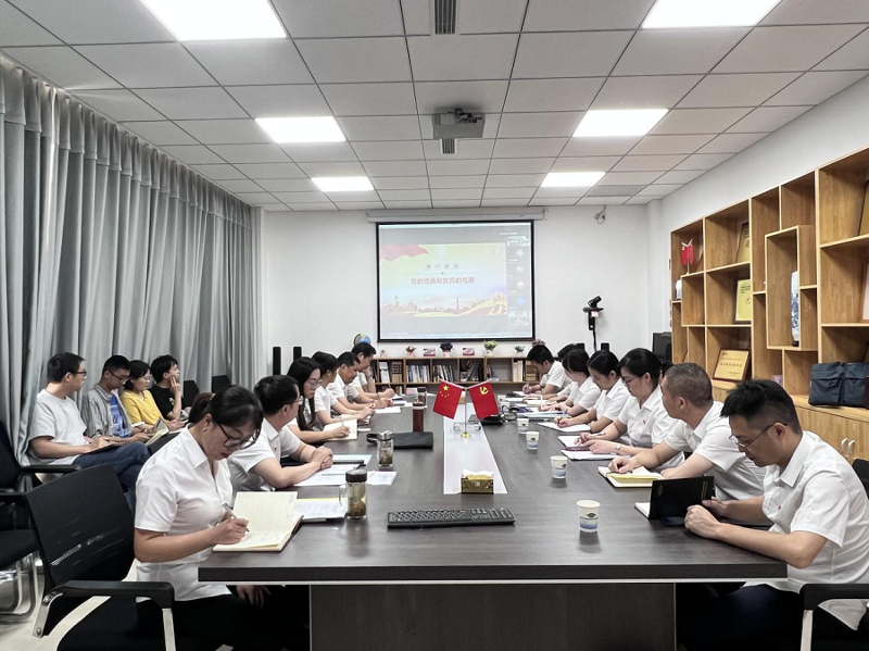 張勇為華北公司黨支部講“強(qiáng)黨性、正作風(fēng)、踐宗旨”專題黨課